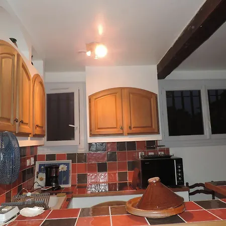With 3 Bedrooms In Saint-raphael, With Wonderful Sea View An Apartment *